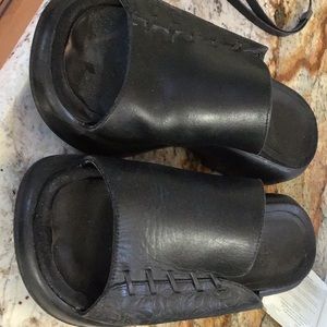 Dansko black sandals size 7